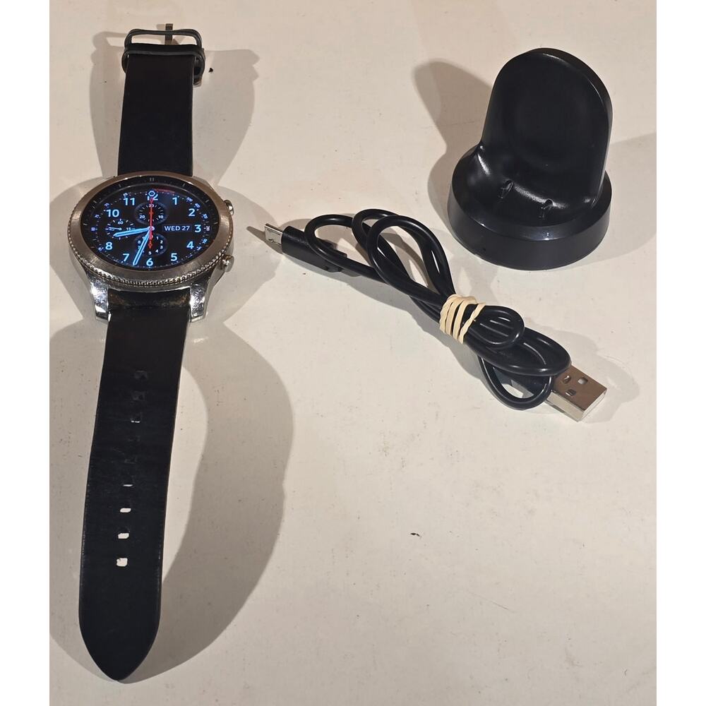 Samsung Gear S3 Classic SM-R775T Smartwatch 46mm Silver Black w/ charger Tested